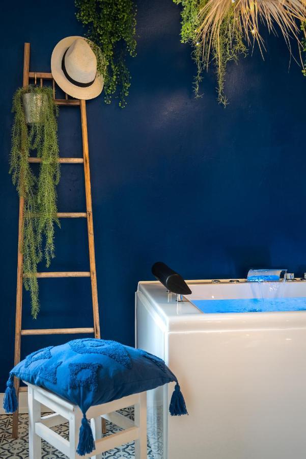 מונפלייה Me And Mrs Jones Suite Jacuzzi Hypercentre מראה חיצוני תמונה